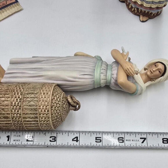 Lenox Miracle in Bethlehem The Townspeople Set of 3 With Box‎ - Picture 9 of 15